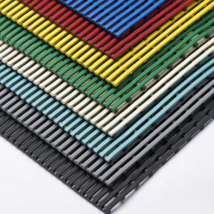 Suelo antideslizante tarima árbitros de Ology modular en diferentes colores para piscinas