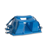 Collar inmovilizador de cabeza de color azul brillante con dos bloques laterales y correas de sujeción con velcro para tablero espinal.
