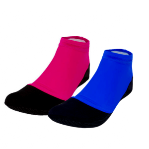 Calcetines piscina con suela antideslizante y ajuste cómodo, ideales para áreas húmedas.