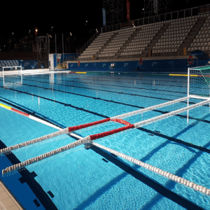 Línea transversal con zona castigo roja de Ology para delimitación de campos de waterpolo